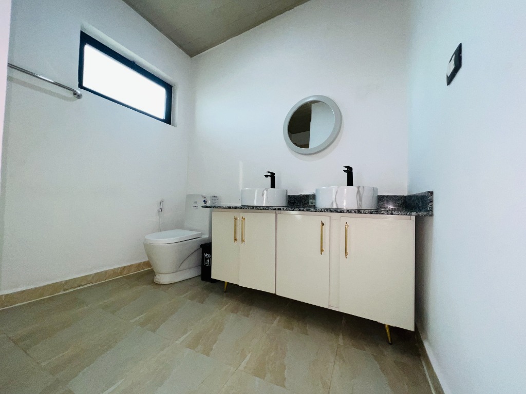 3 Bedroom Apartment photo 7